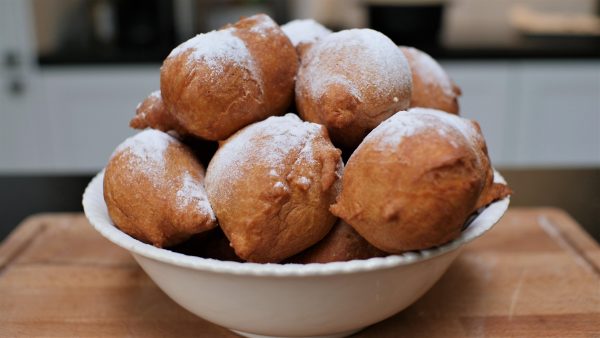 Oliebol zonder krenten per 10 stuks - Afbeelding 2
